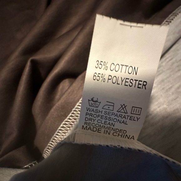 T-shirt with picture of a Bear wearing sunglasses. - Picture 3 of 4